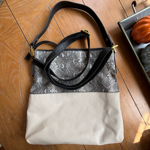 Fossil Amelia Python White Leather Black Hobo Crossbody - Picture 2 of 6